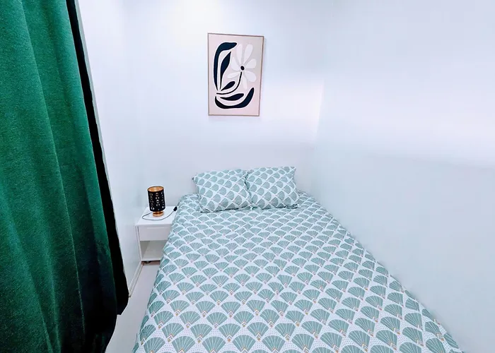 O Pti' Proche Centre, Gare Et Thermes, Parking